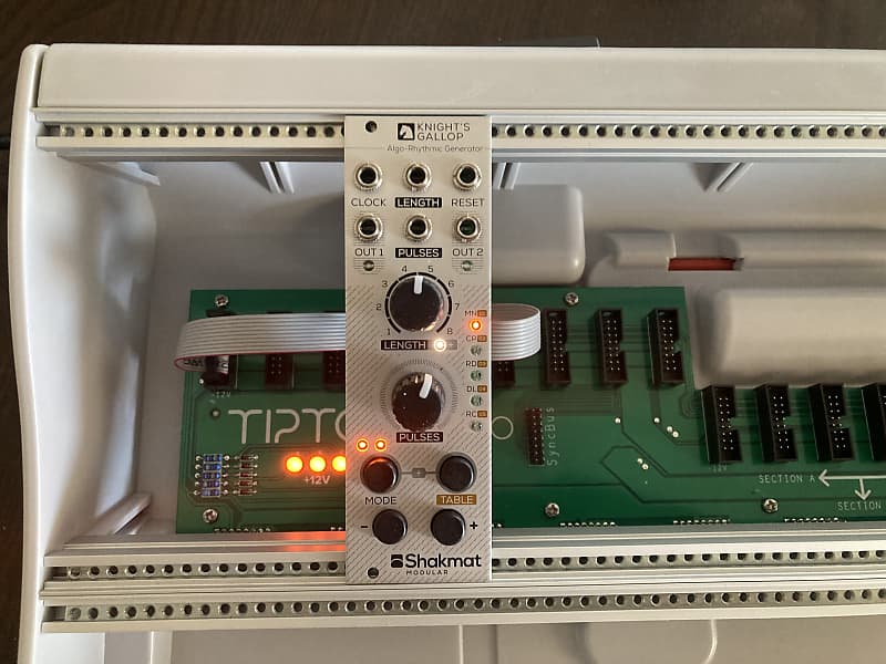 Shakmat Knight's Gallop - Eurorack Module on ModularGrid