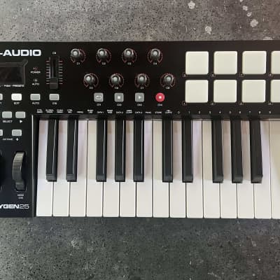 M-Audio Oxygen 25 MKIV MIDI Keyboard Controller 2016 - 2020 - Black