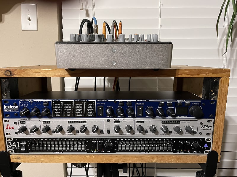 Amazon.com: Mackie PROFX10V3 10 Channel Professional Effects