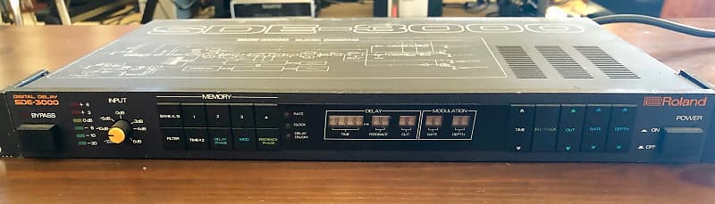 Roland SDE-3000 Digital Delay