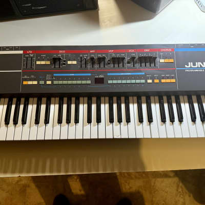 Roland Juno-106 61-Key Programmable Polyphonic Synthesizer 1984 - 1985 - Black