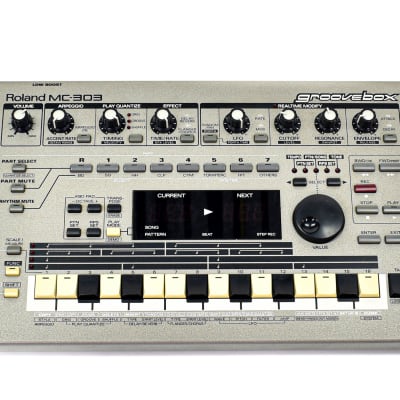 Roland MC-303 Groovebox 1990 - 1998