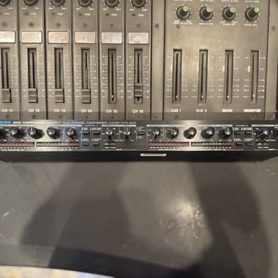 ALESIS 3630 コンプレッサー Alesia3630 レビューと改造について