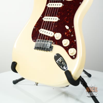 Fender American Deluxe Stratocaster with Rosewood Fretboard and SS frets 2009 Olympic Pearl image 10