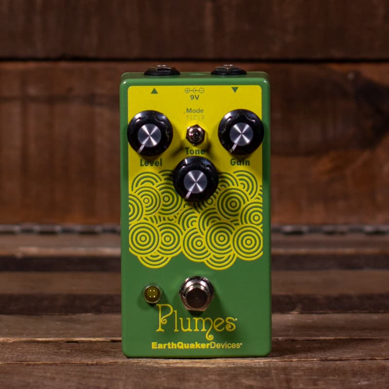 Earthquaker Devices Plumes Small Signal Shredder, Twin House Music Custom  Raspberry Red/Light Blue - Twin House Music