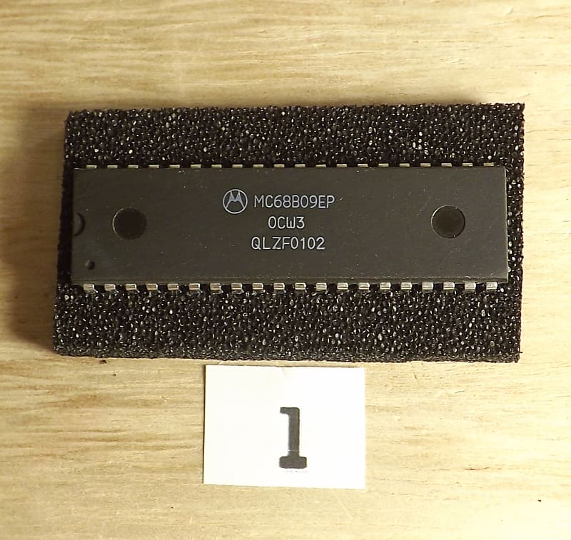 Ensoniq ESQ-1 parts - MC68B09EP CPU IC image 1