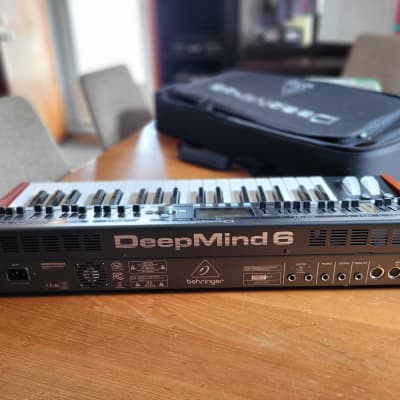 Behringer DeepMind 6 37-Key 6-Voice Polyphonic Analog Synth 2017 - Present - Black