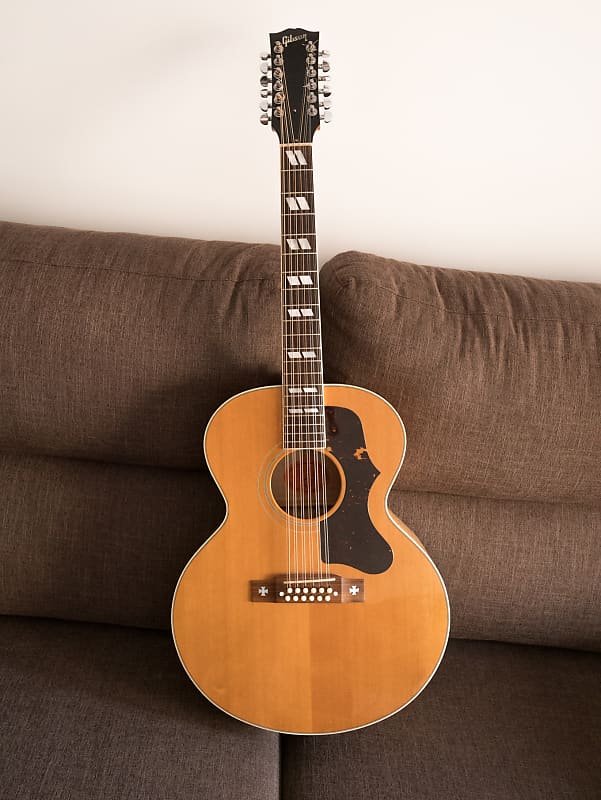 Gibson J 185 12 strings