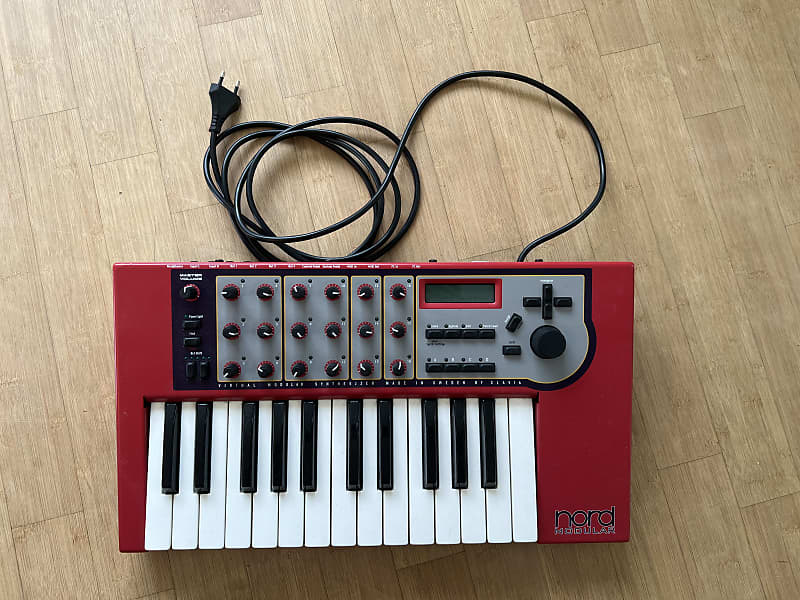 Nord Modular 25-Key Virtual Synthesizer 1997 - 2003 - Red Bild 1
