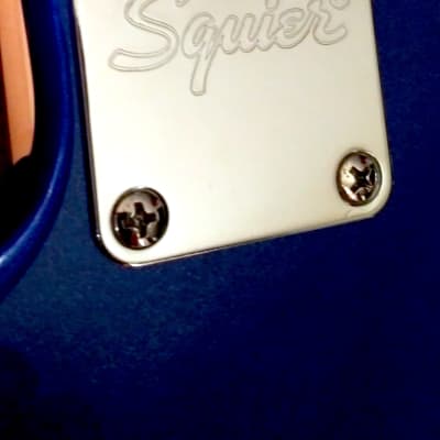 Squier by Fender Mustang Bullet 2020 - Blue Sparkle - glossy image 5