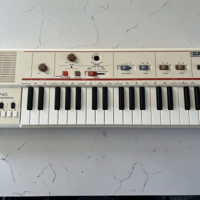 Casio MT-40 Casiotone 37-Key Synthesizer 1981 - 1982 - White
