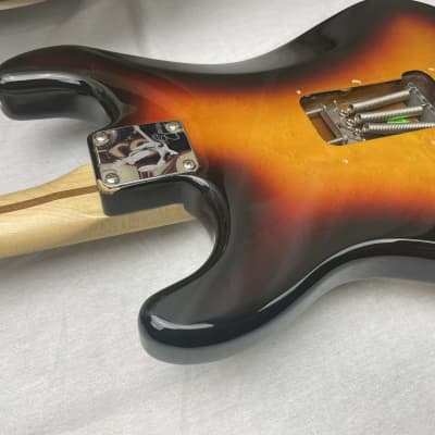 Fender Standard Stratocaster Guitar with Noiseless pickups - MIM Mexico 2003 - 3-Tone Sunburst / Maple neck image 23
