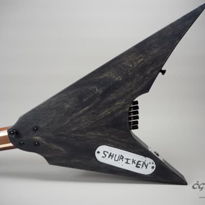 CG Lutherie Shuriken  - flying V headless image 4