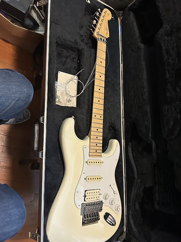 Fender stratocaster body only 1990 - White | Reverb