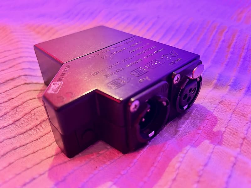 AKG B18 Battery Phantom Power Supply for Condenser Reverb UK