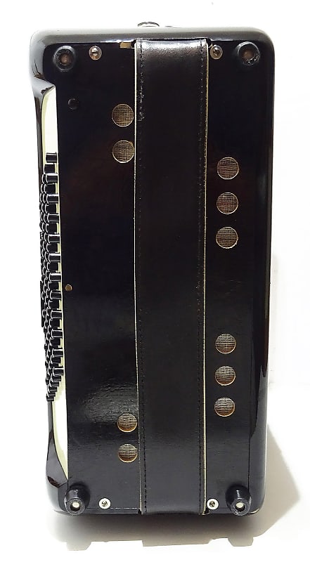 Original Hohner Concerto III made in Germany 72 Bass Buttons Original Hohner Concerto III made in Germany 72 Bass Buttons