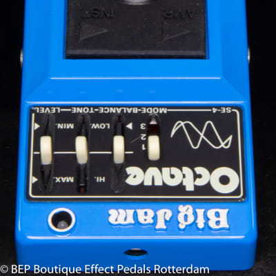 Multivox Big Jam SE-4 Octave - YouTube