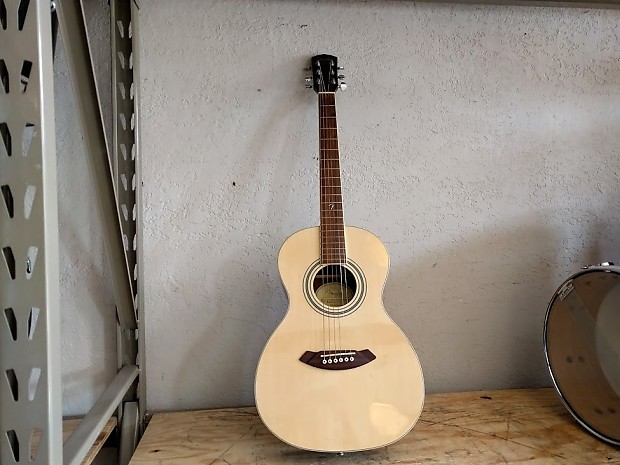 Fender GDP100 Nat Parlor Acoustic used