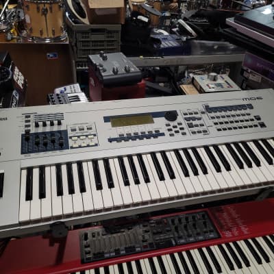 Yamaha MO 6 Production Synthesizer - Local Pickup Only