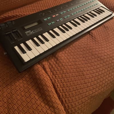 Yamaha DX100 Programmable Algorithm Synthesizer 1985 - Black