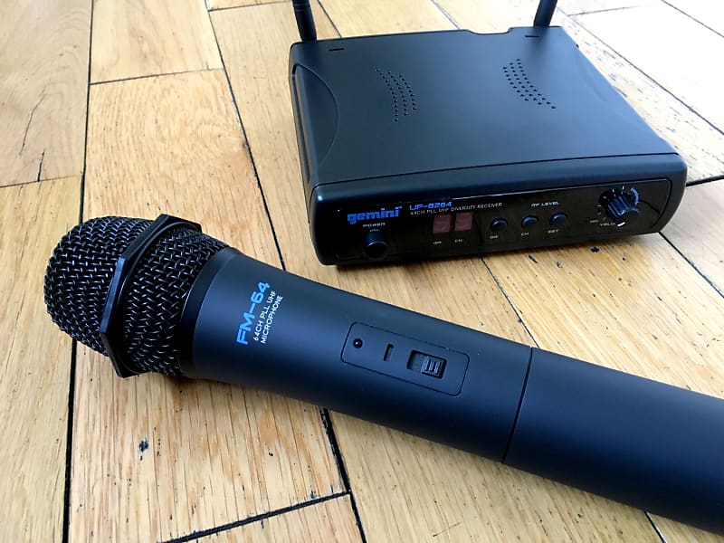 Gemini UF 8264 Handheld Wireless Microphone Reverb UK