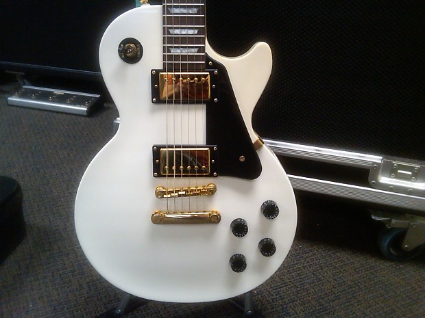 Epiphone les paul studio white deals gold