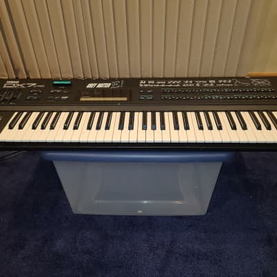 Yamaha DX7 FM synth with E! Grey Matter
