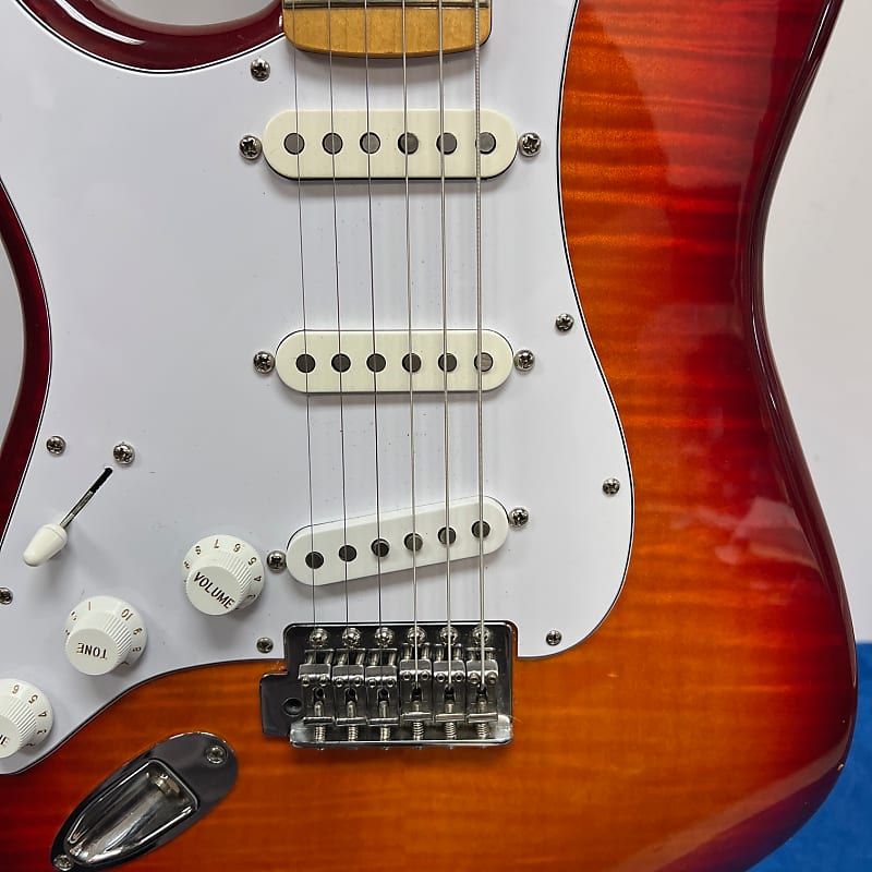 Used Fender Stratocaster Strat Left Handed Cherry Sunburst