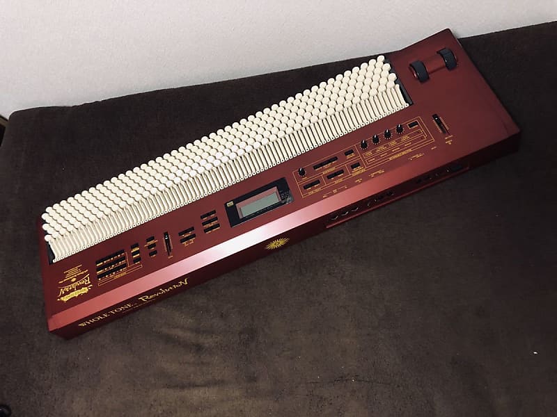 Wholetone Revolution synthesizer (chromatone keyboard muto