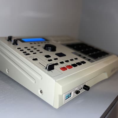 Custom Akai MPC2000 - New LCD - Maxed RAM - All New Tact switches & Button LEDs & more image 10