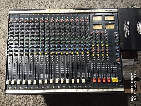 Soundcraft Series 200 SR 16 Channel 4-Bus Mixing Console Soundcraft Series 200 SR 16 Channel 4-Bus Mixing Console