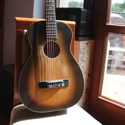 Oahu Parlor Guitar 1945 (Harmony made) for sale