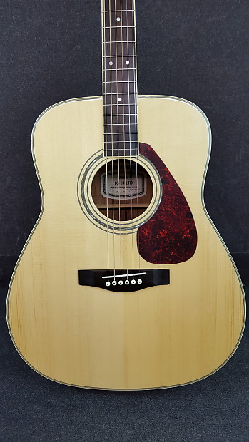 Yamaha FG 04 LTD Dreadnought Acoustic Guitar