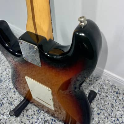 Fender American Standard Stratocaster 1998-2000 - 3-Colour Sunburst image 11