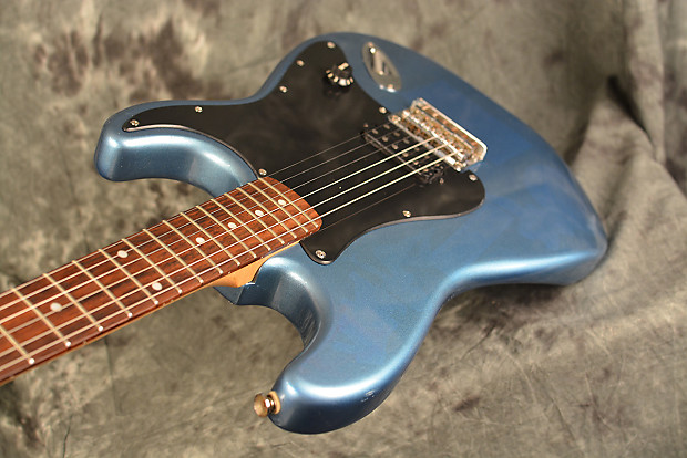 Squier by Fender Stratocaster Metallic Blue – Chicago Music