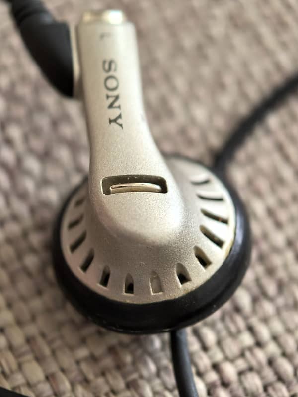 Sony N.U.D.E MDR-E484 Twin Turbo Ceramic Cela Dynamic Earphones