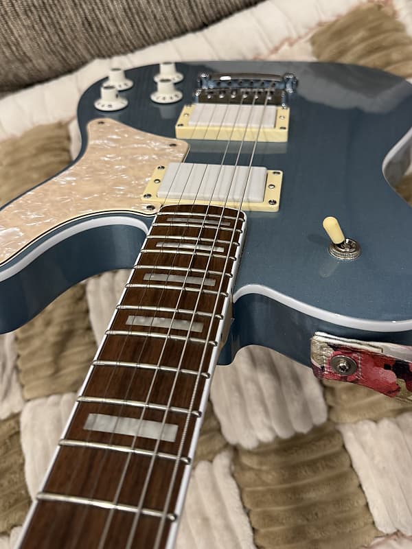 Squier Troublemaker Telecaster deluxe 2024 - Ice blue Squier Troublemaker Telecaster deluxe 2024 - Ice blue