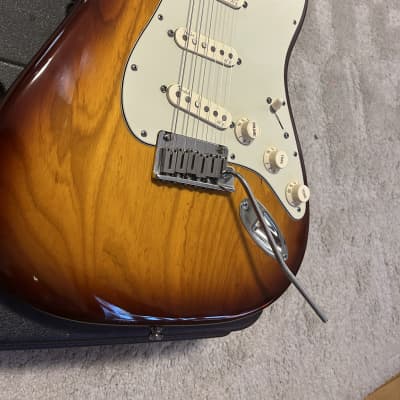 Fender American Deluxe Stratocaster Ash with Rosewood Fretboard 2011 - 2016 - Tobacco Sunburst image 5