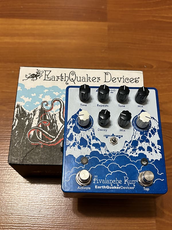 EarthQuaker Devices Avalanche Run Stereo Reverb & Delay with Tap Tempo V2