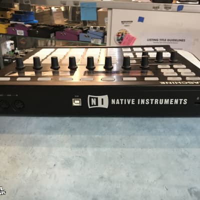 Native Instruments Maschine MKII Groove Production Studio w/ Power Adapter & Box Used image 3