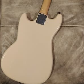 Fender Musicmaster 1978 Shell Pink Refin image 9