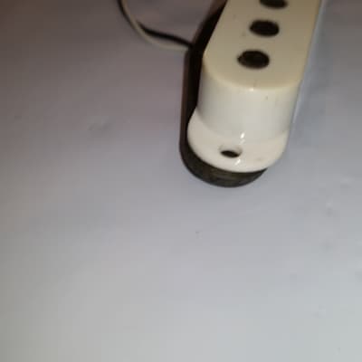 FENDER STRATOCASTER PICKUP early1980s Grey Bottom, meter read 5.93 image 5