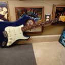 Fender Robert Cray Artist Series Signature Stratocaster 2003 - 2019 Violet