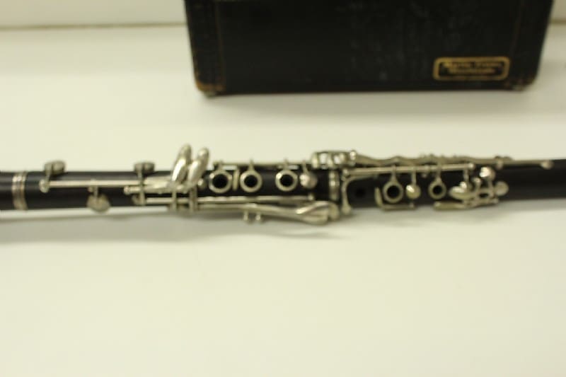 Martin-Freres Paris 1740 intermediate-level wood clarinet, France. Good  Condition