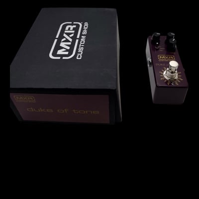 ギター MXR CSP039 Duke of Tone Amazon.com: MXR CSP039 Duke of Tone Overdrive Bundle with