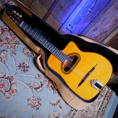 Gitane D-500 Gran Bouche Professional Gypsy Jazz Guitar - High Gloss Natural w/ Aging Top Toner w/ Deluxe Gig Bag image 2