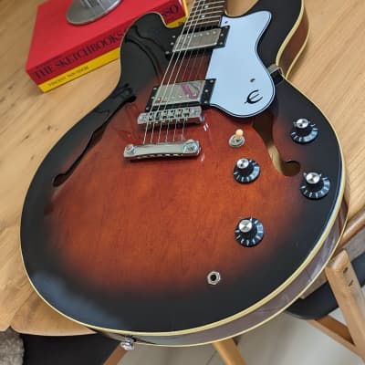 Epiphone dot Electric Guitar Oasis Not Riviera. Sunburst 80s Look With Hard Case for sale