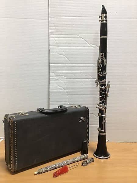 Noblet Normandy 7 Wood Intermediate-level clarinet, France, complete image 1