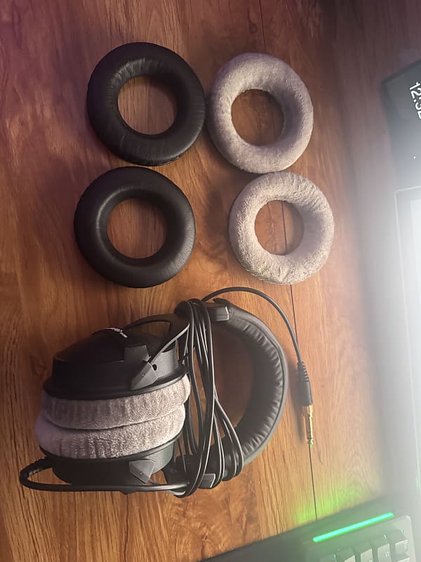 Beyerdynamic DT 770 Pro 80 Ohm 2010s - Black  			