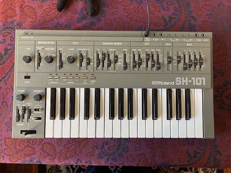 Roland SH-101 32-Key Monophonic Synthesizer 1982 - 1986 - Gray 